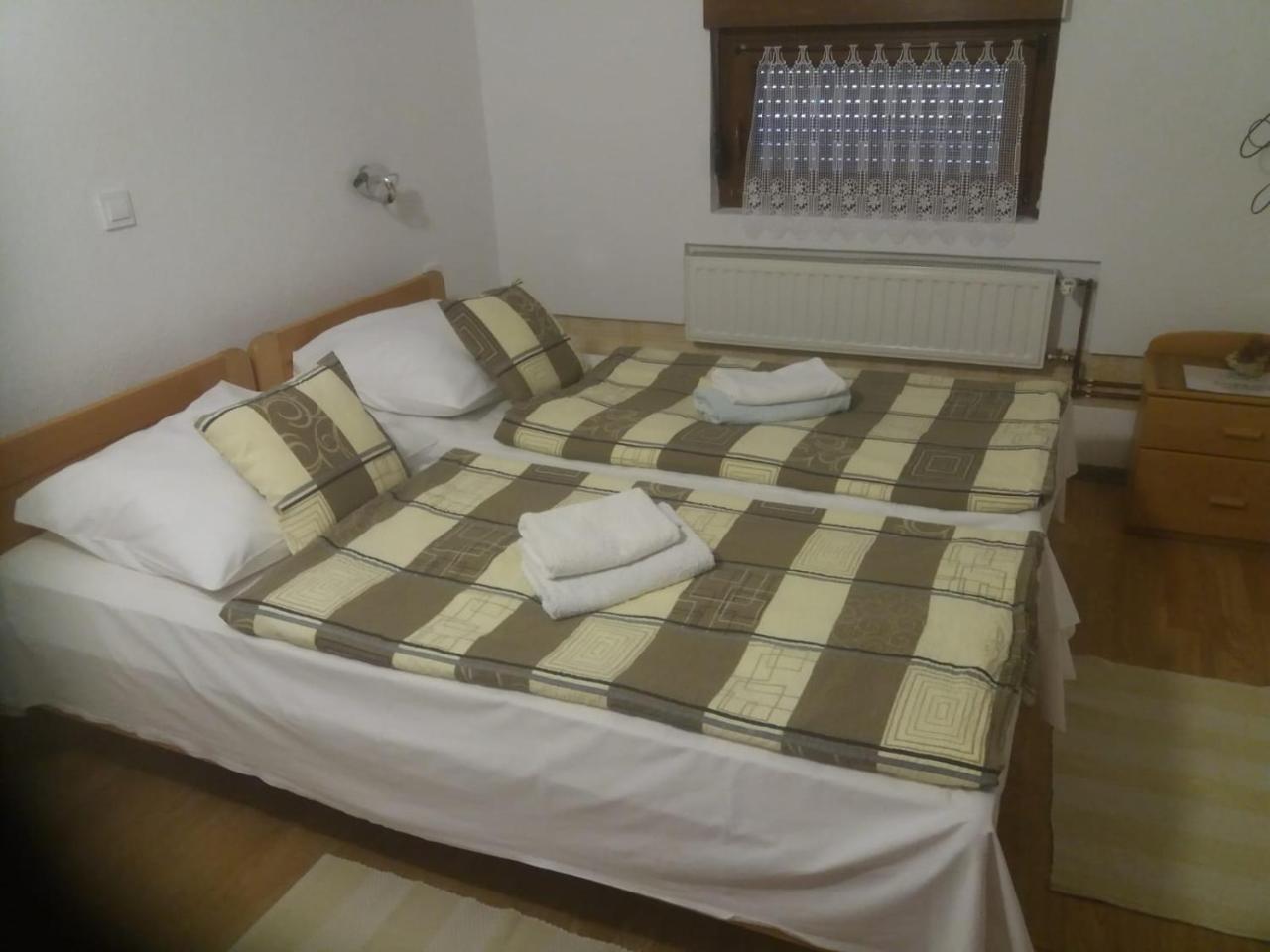 House Drakulic Hotel Korenica Exterior photo